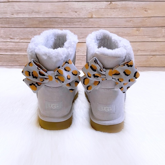 UGG Mini Bailey Bow Retro Spots Light Grey Boots - Picture 2 of 8